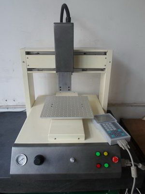 Robot da tavolino automatico automatico di Dispenising della resina di VS-400 400*400cm 3 Axi