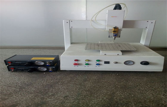 Dispenser ad alta velocità AC110 220V 300W della colla di asse di precisione 3