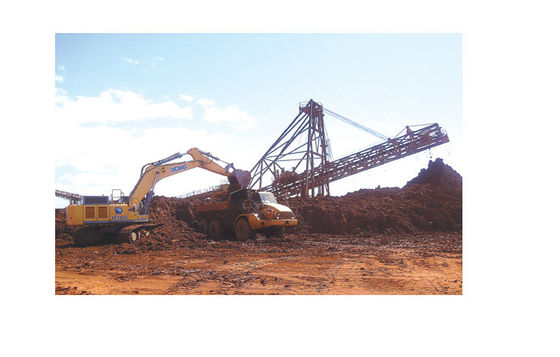 Grande escavatore idraulico del cingolo di XCMG, capacità 4.5m3, peso 88000kgs del secchio di operazione