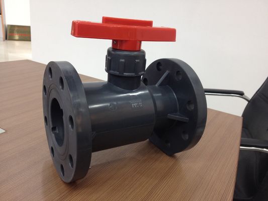 Palla di plastica della flangia di UPVC, valvola a sfera della forma di Boddily, DN15-DN300