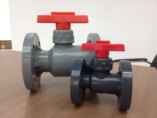 Valvola a sfera di plastica scarsa del sindacato di pressione PP-H del Mpa PN1.6 vera, 1/2„ a 12" BACCANO, ANSI, doppio di JIS